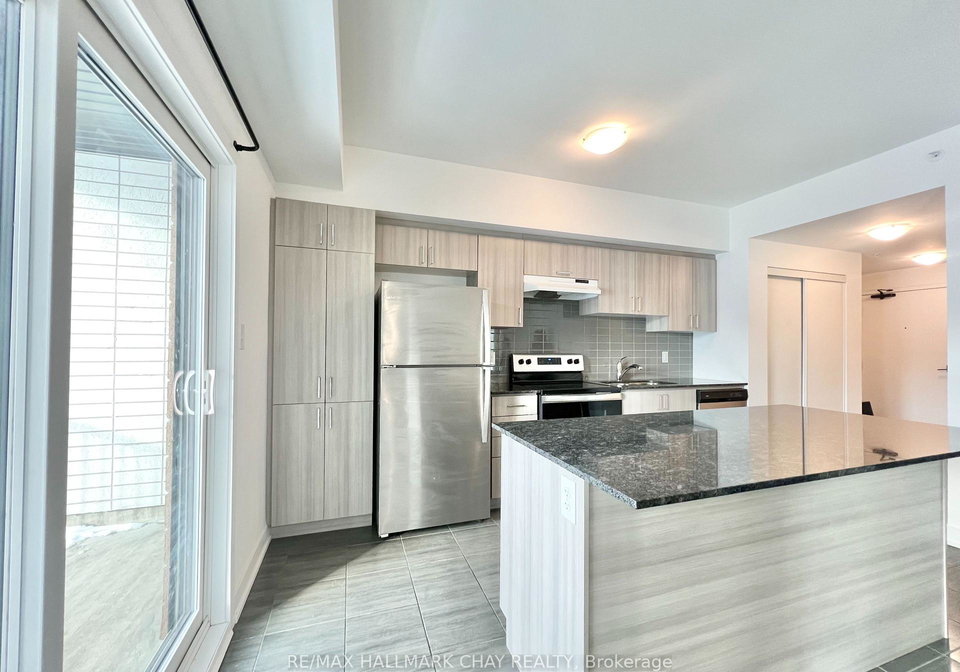 1-chef-lane-barrie-ontario-s12645070
