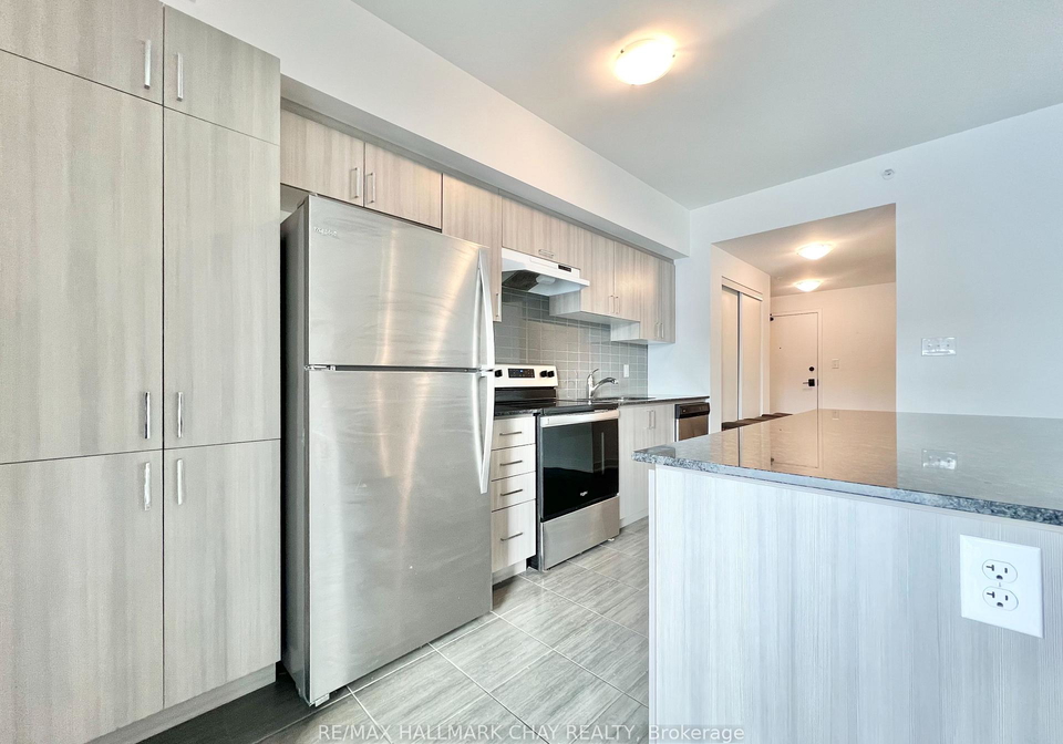 1-chef-lane-barrie-ontario-s12645070