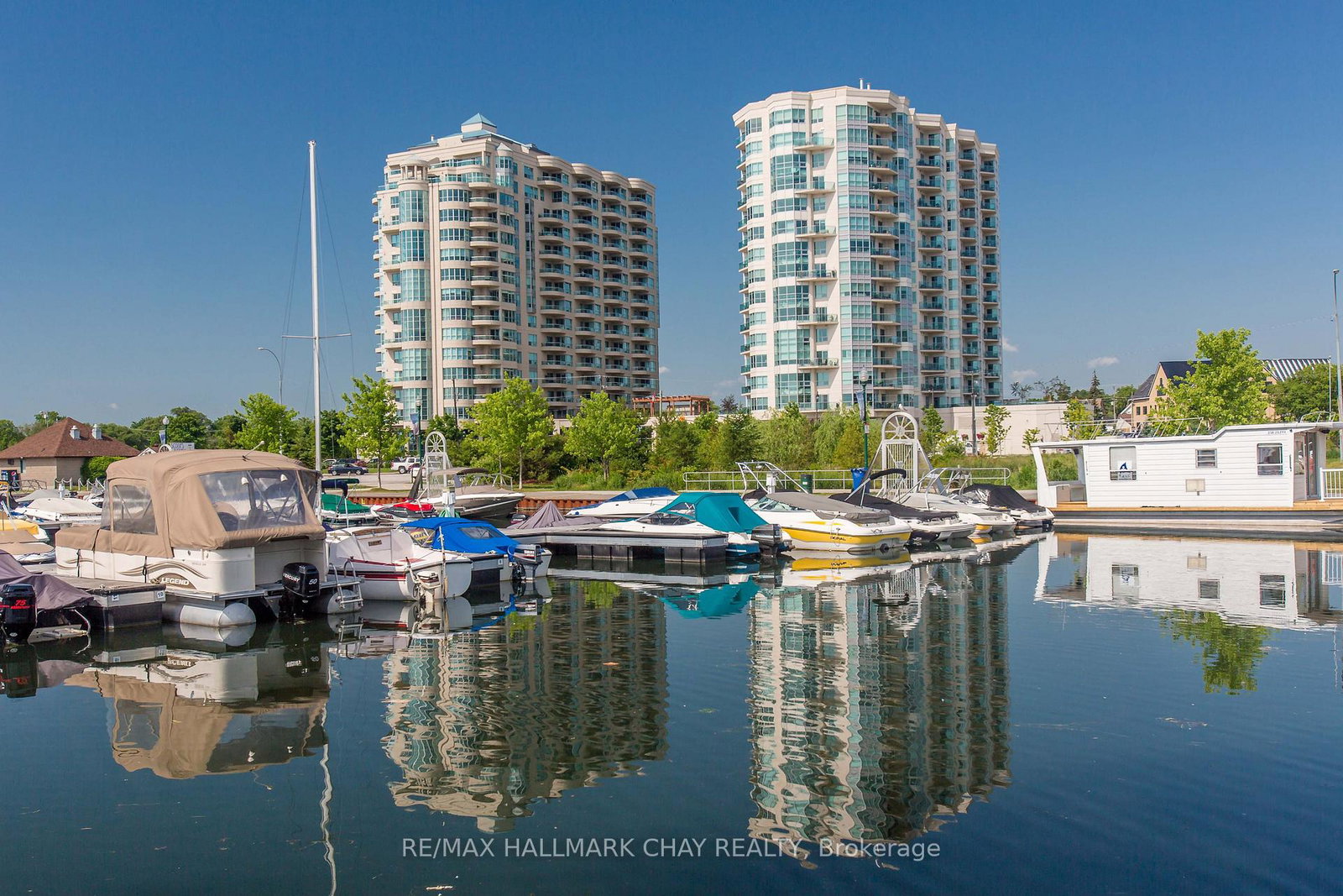 2-toronto-street-barrie-ontario-s12648656