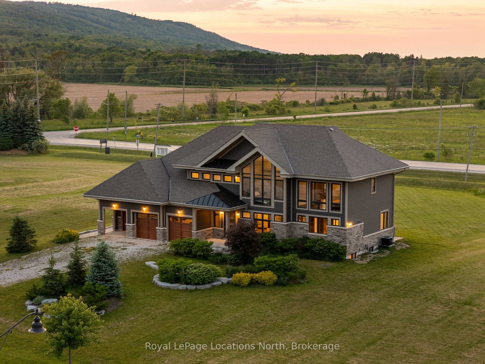 11-windrose-valley-boulevard-clearview-ontario-s12655490