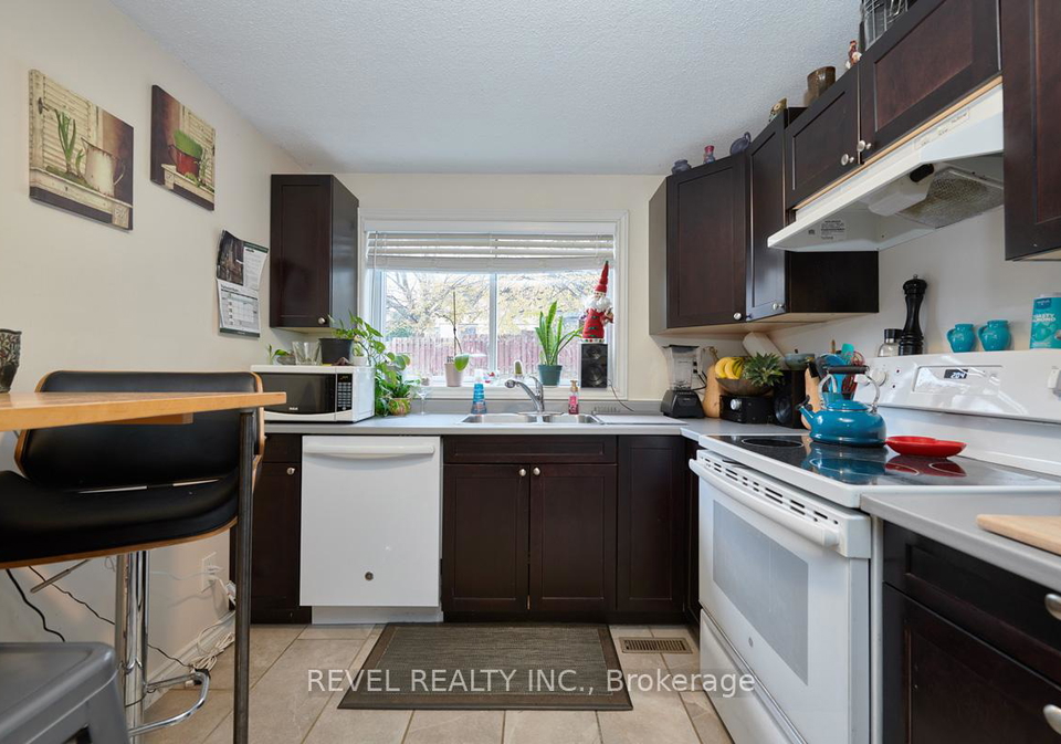 88-fox-run-barrie-ontario-s12660450