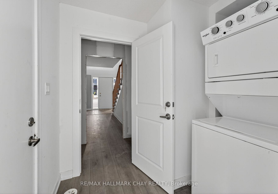 22-blue-forest-crescent-barrie-ontario-s12660970