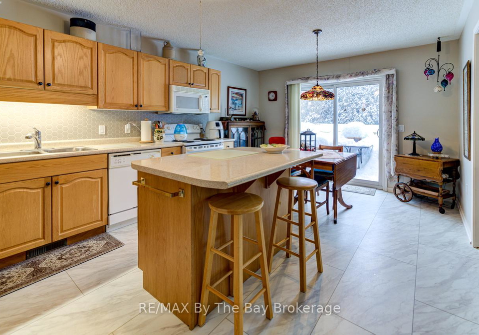 27-pennsylvania-avenue-e-wasaga-beach-ontario-s12670458