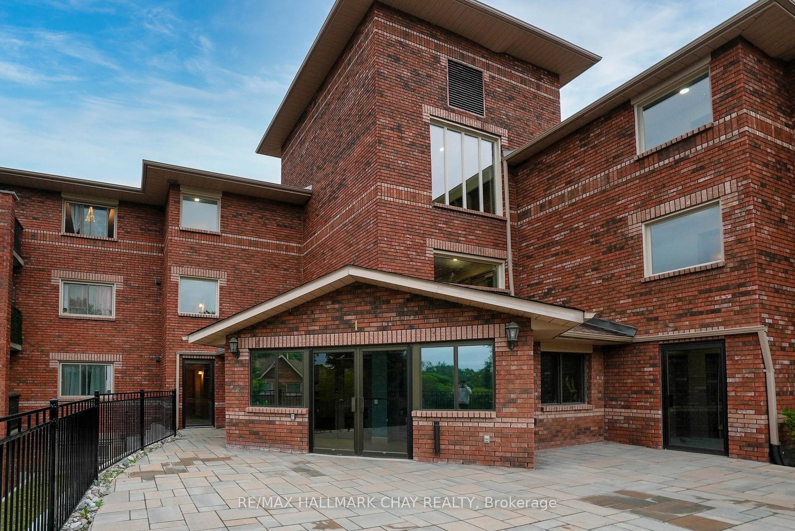 1-quail-crescent-barrie-ontario-s12671688