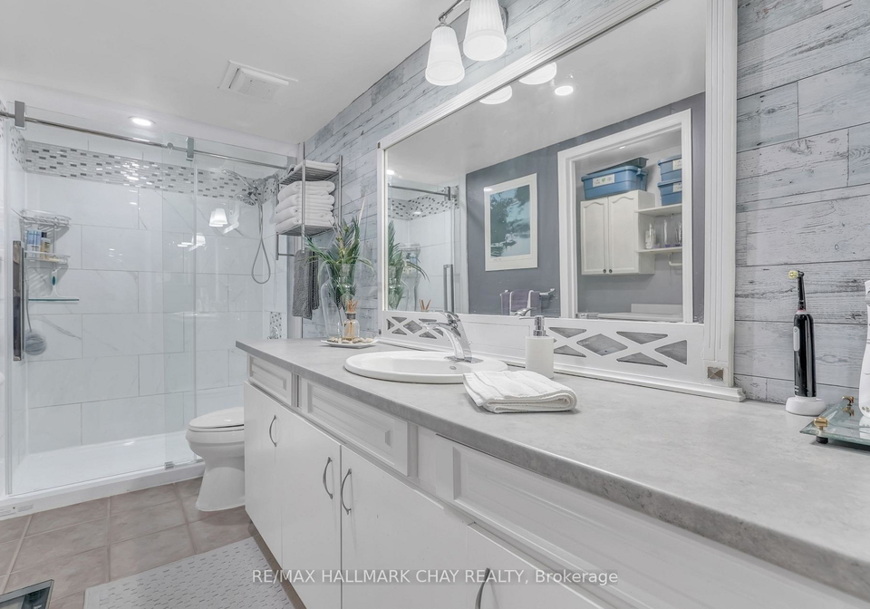 1-quail-crescent-barrie-ontario-s12671688