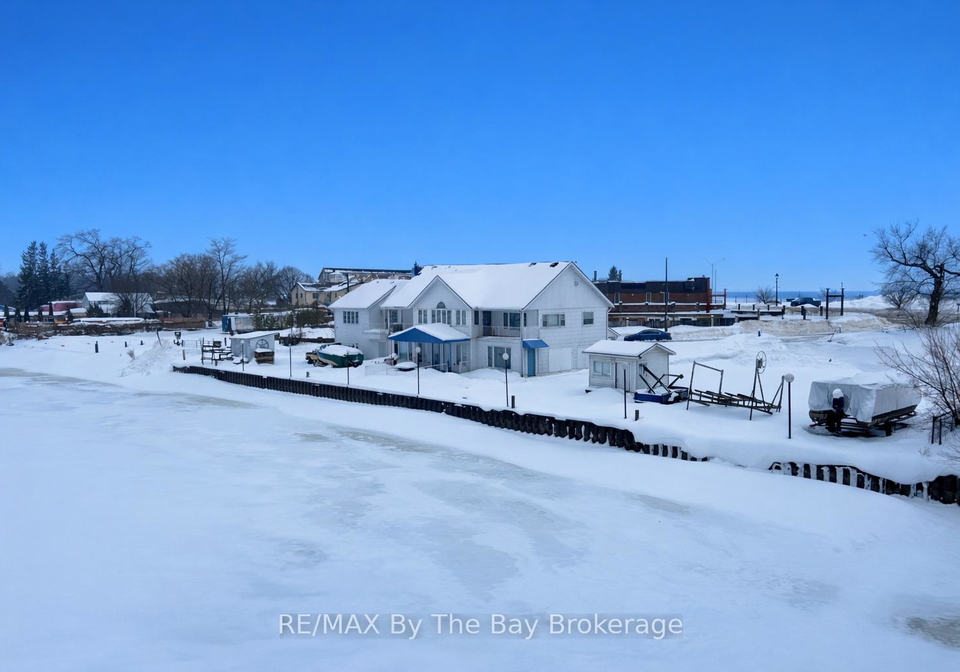15-willow-street-wasaga-beach-ontario-s12674162