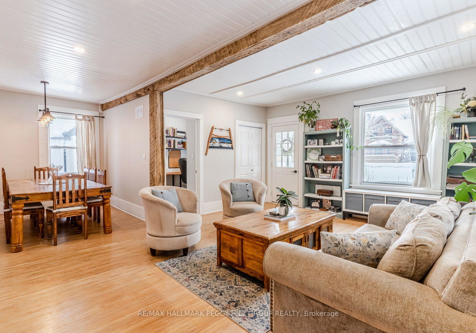 7196-26-highway-clearview-ontario-s12676220