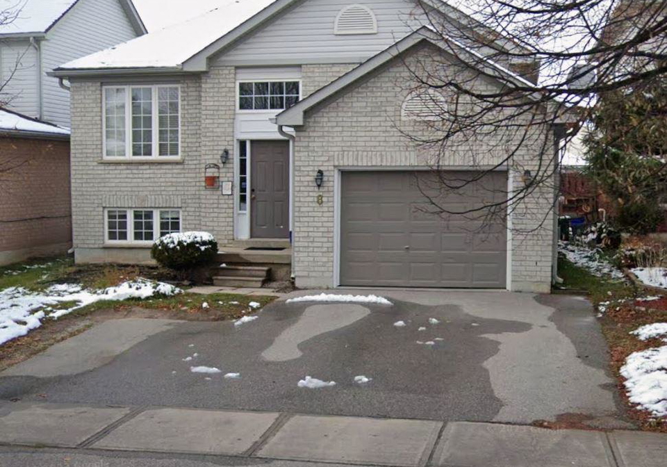 8-heritage-court-barrie-ontario-s12679720
