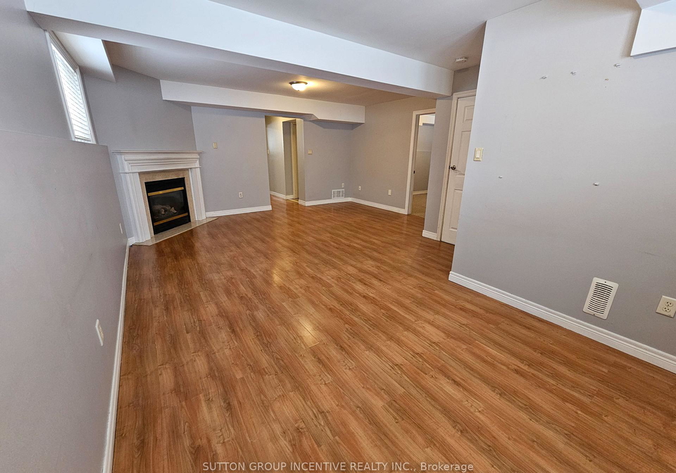 8-heritage-court-barrie-ontario-s12679720