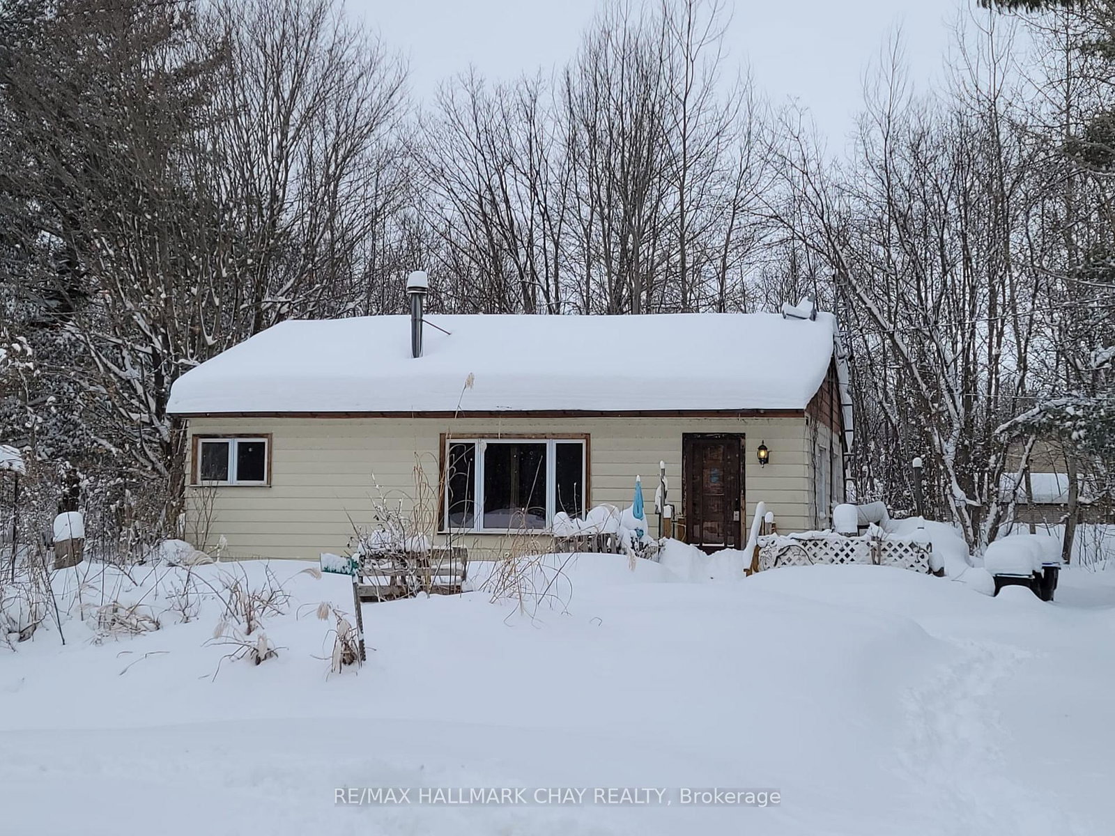 14189-12-highway-tay-ontario-s12683098