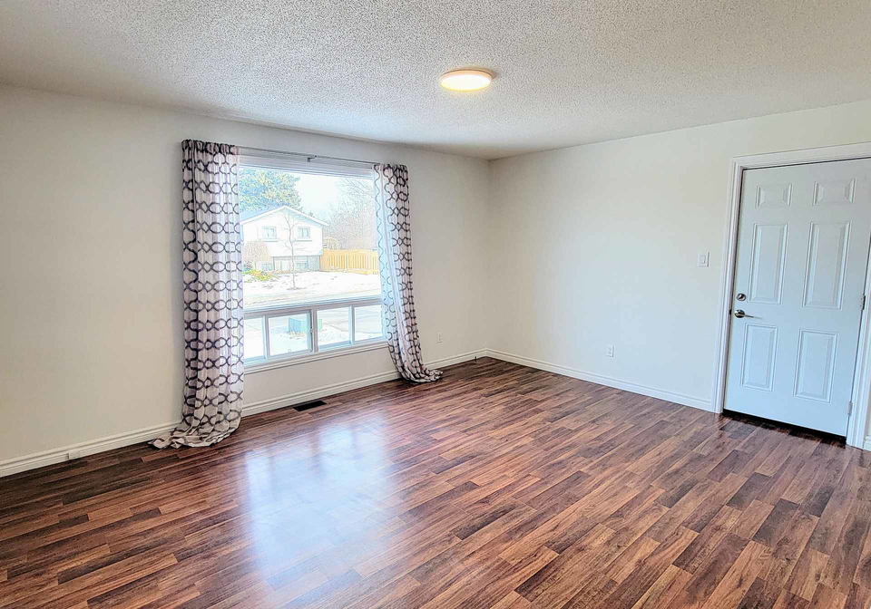 34-mcconkey-place-barrie-ontario-s12689632