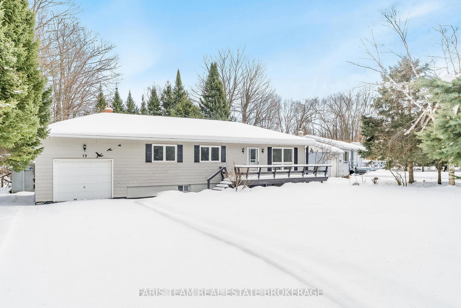 19-wakunda-crescent-tiny-ontario-s12690196