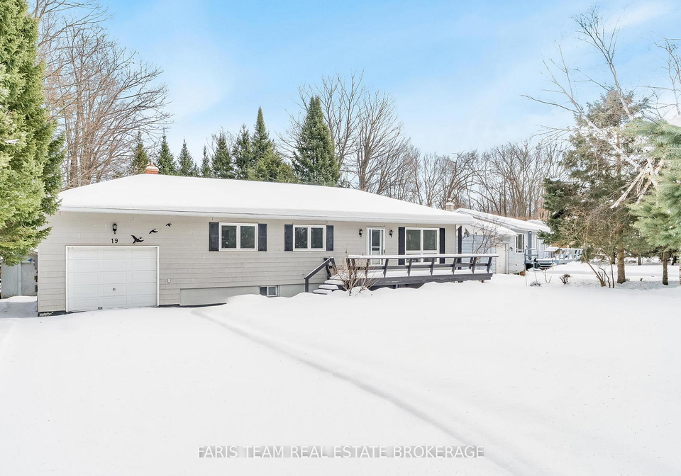 19-wakunda-crescent-tiny-ontario-s12690196