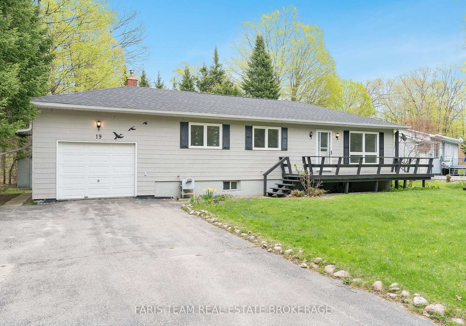19-wakunda-crescent-tiny-ontario-s12690196