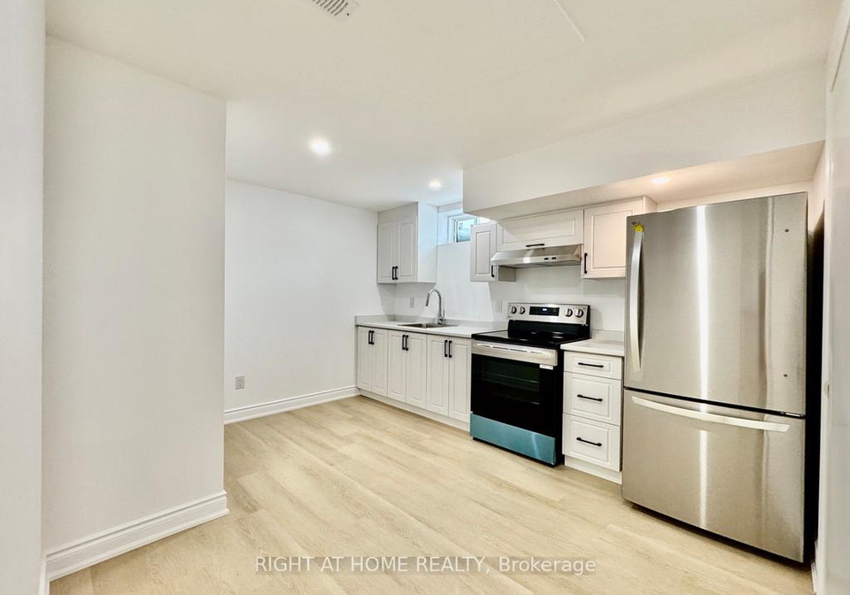 12-unicorn-lane-barrie-ontario-s12690648