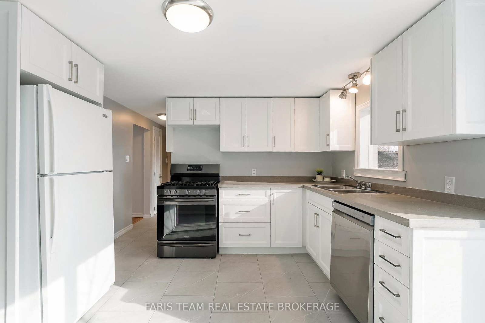 25-ayling-reid-court-wasaga-beach-ontario-s12691604