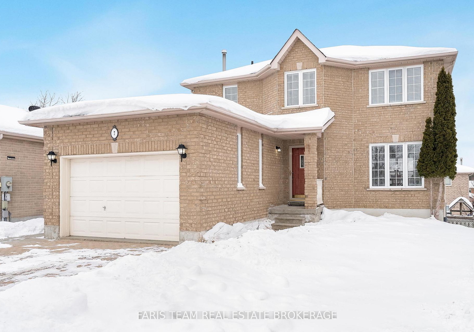7-round-leaf-court-barrie-ontario-s12691798