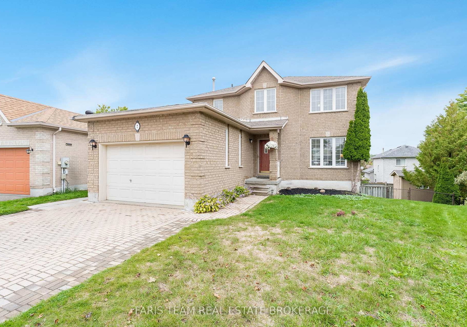 7-round-leaf-court-barrie-ontario-s12691798