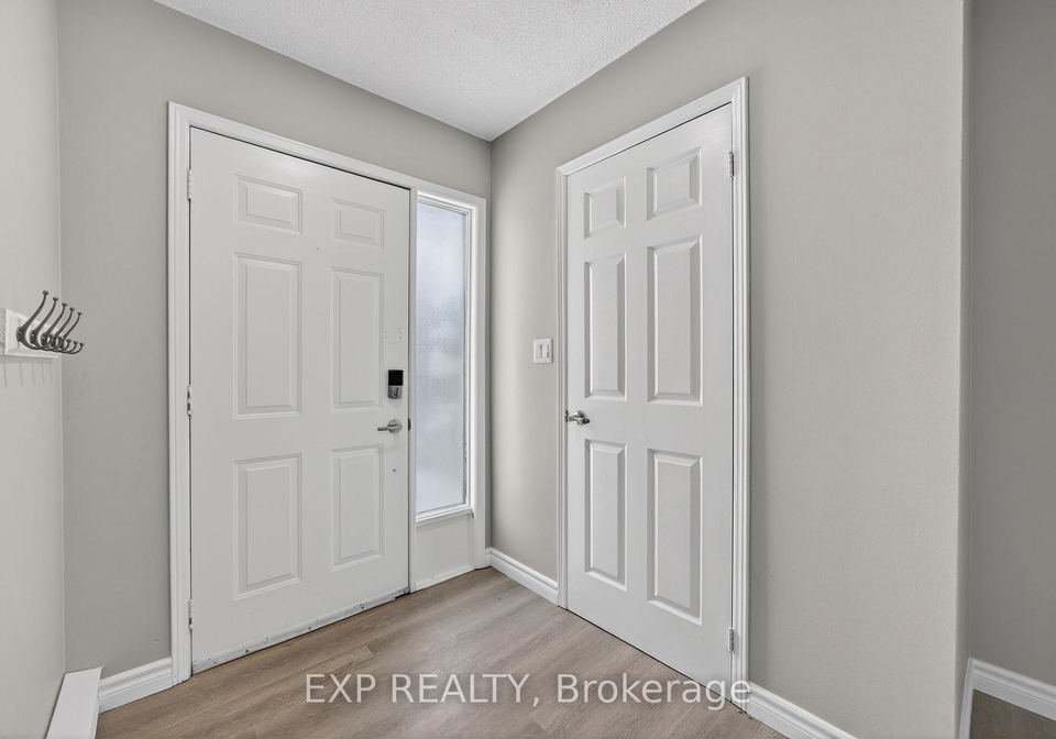 15-watts-crescent-collingwood-ontario-s12695132