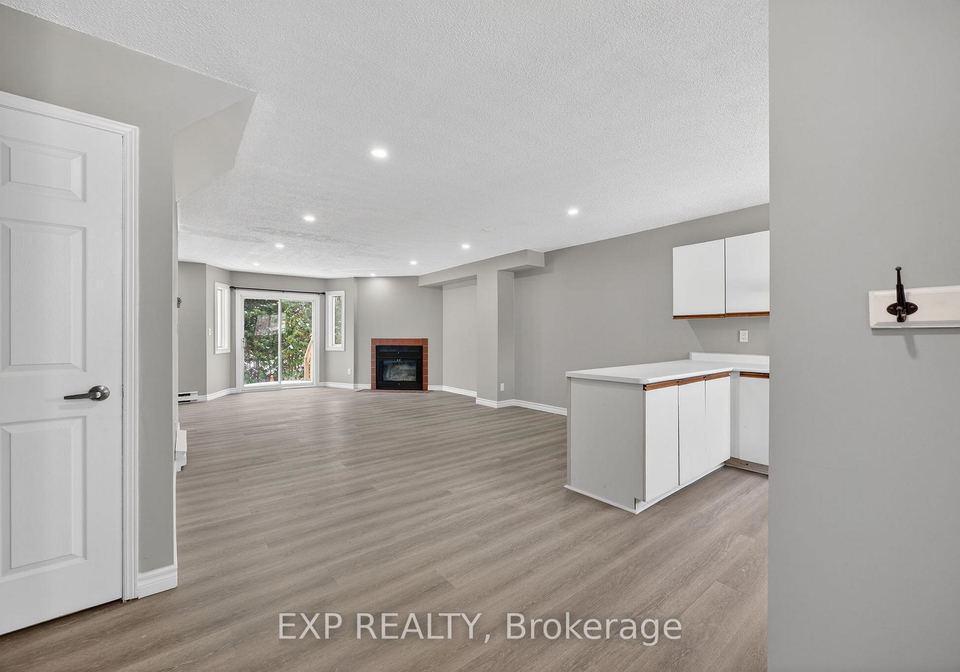 15-watts-crescent-collingwood-ontario-s12695132