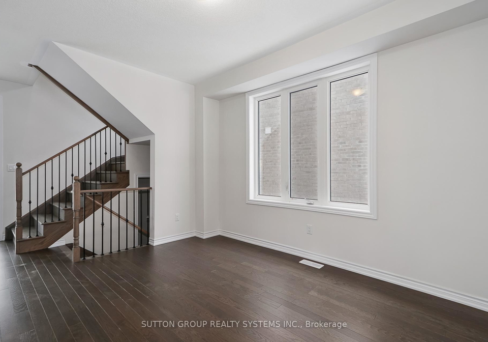 6-tran-road-wasaga-beach-ontario-s12697594