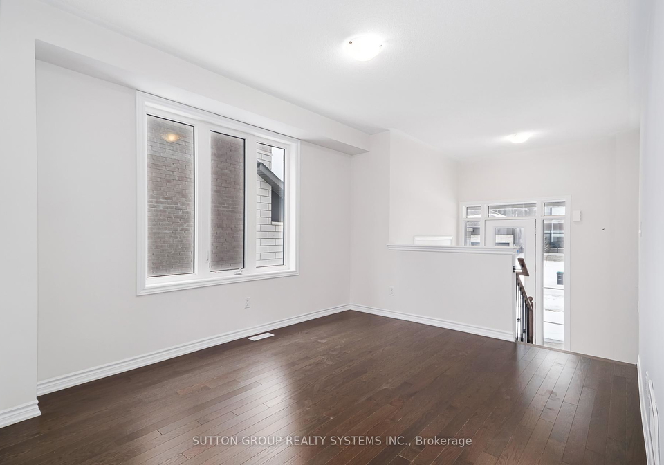 6-tran-road-wasaga-beach-ontario-s12697594