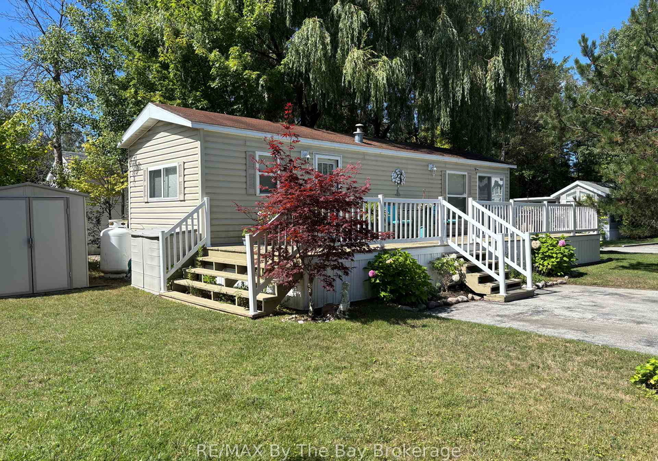 15-huron-circle-wasaga-beach-ontario-s12702652