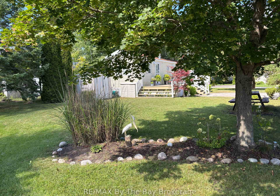 15-huron-circle-wasaga-beach-ontario-s12702652