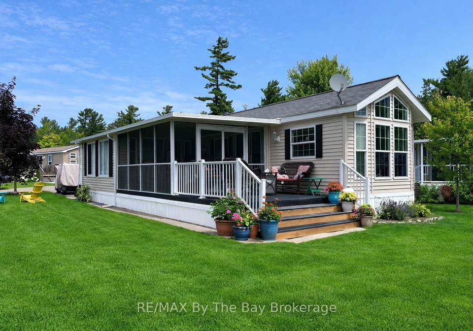 15-kenora-trail-wasaga-beach-ontario-s12702762