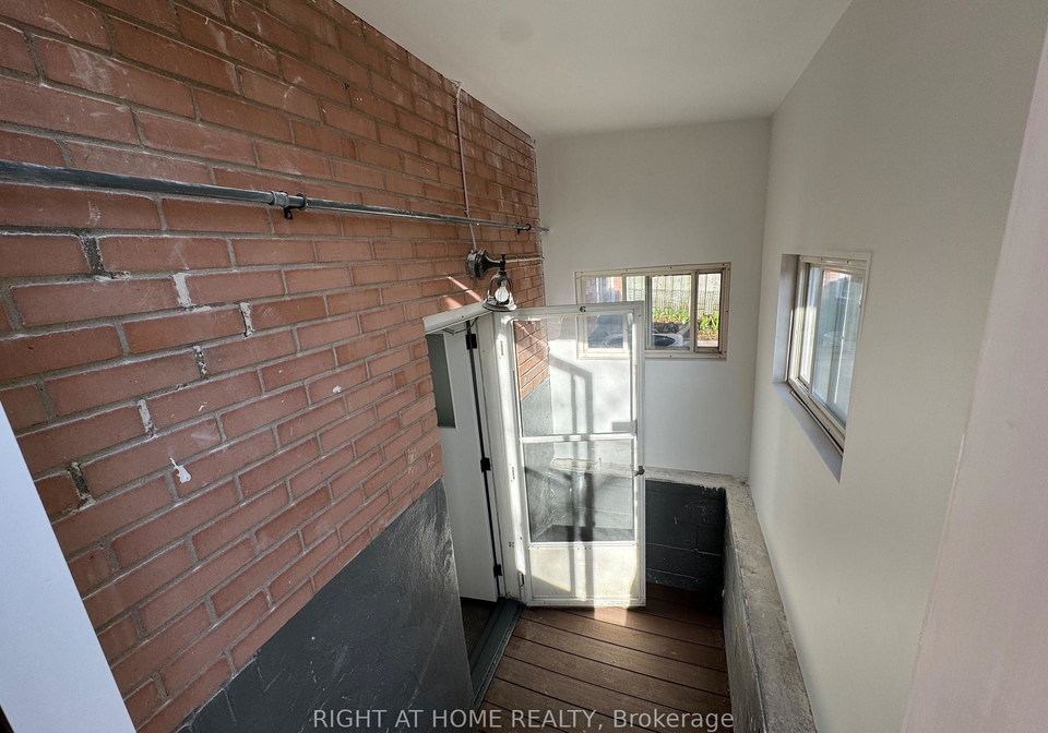 219-steel-street-barrie-ontario-s12705400