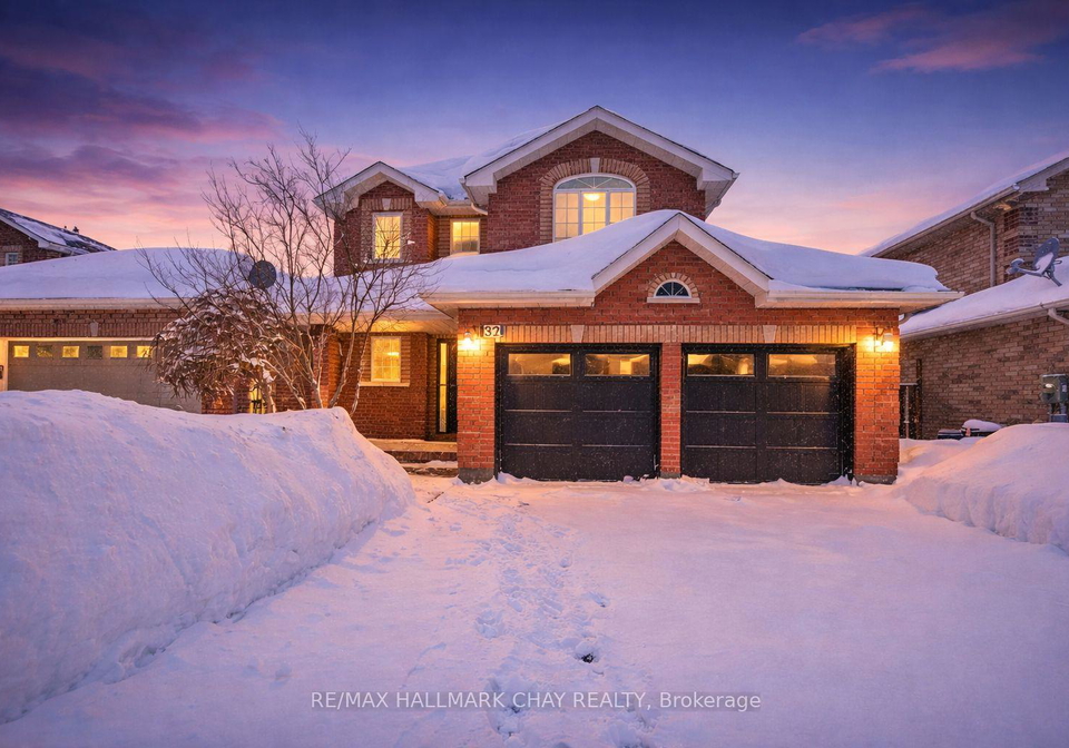 32-bloom-crescent-barrie-ontario-s12709618