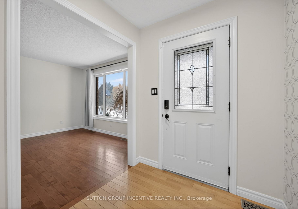 36-nicholson-crescent-springwater-ontario-s12713196
