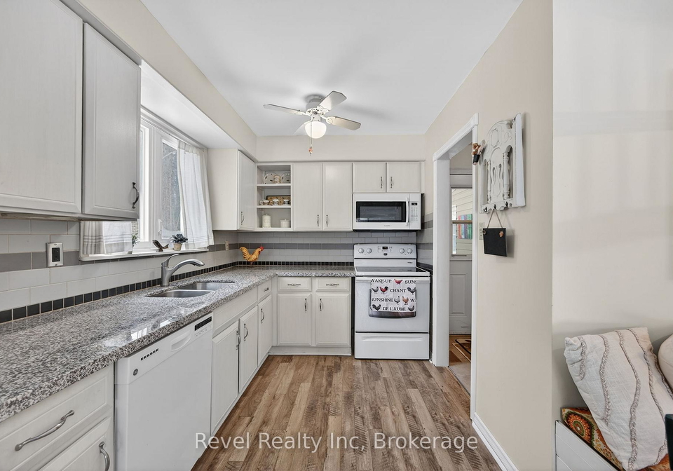 8-manitou-crescent-tiny-ontario-s12716196