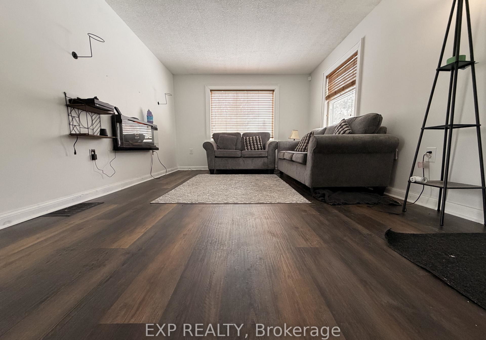 78-yonge-street-n-springwater-ontario-s12725042