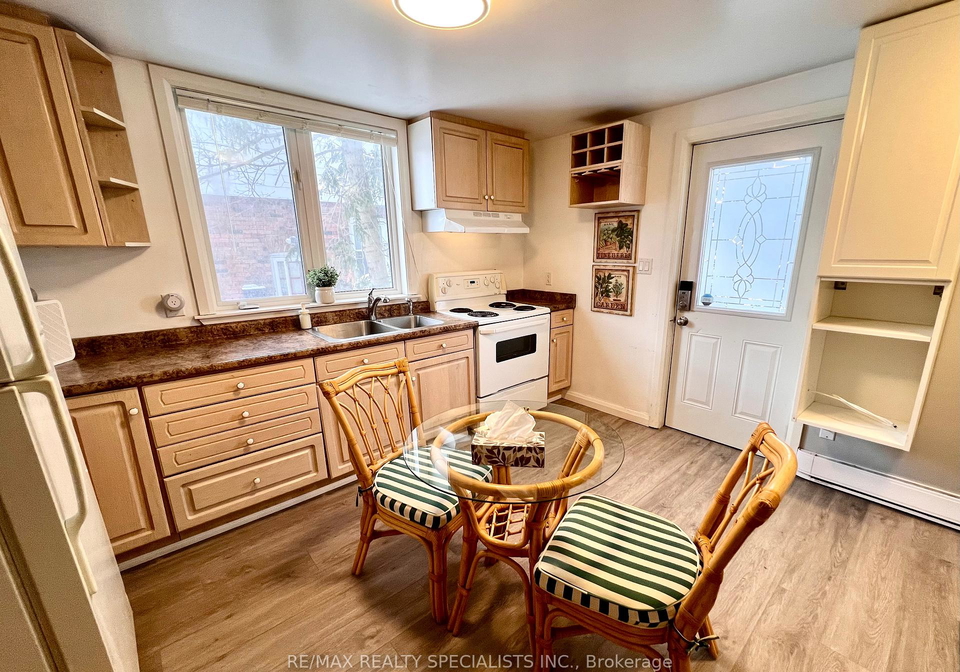 3penetang-street-barrie-ontario-s12727780