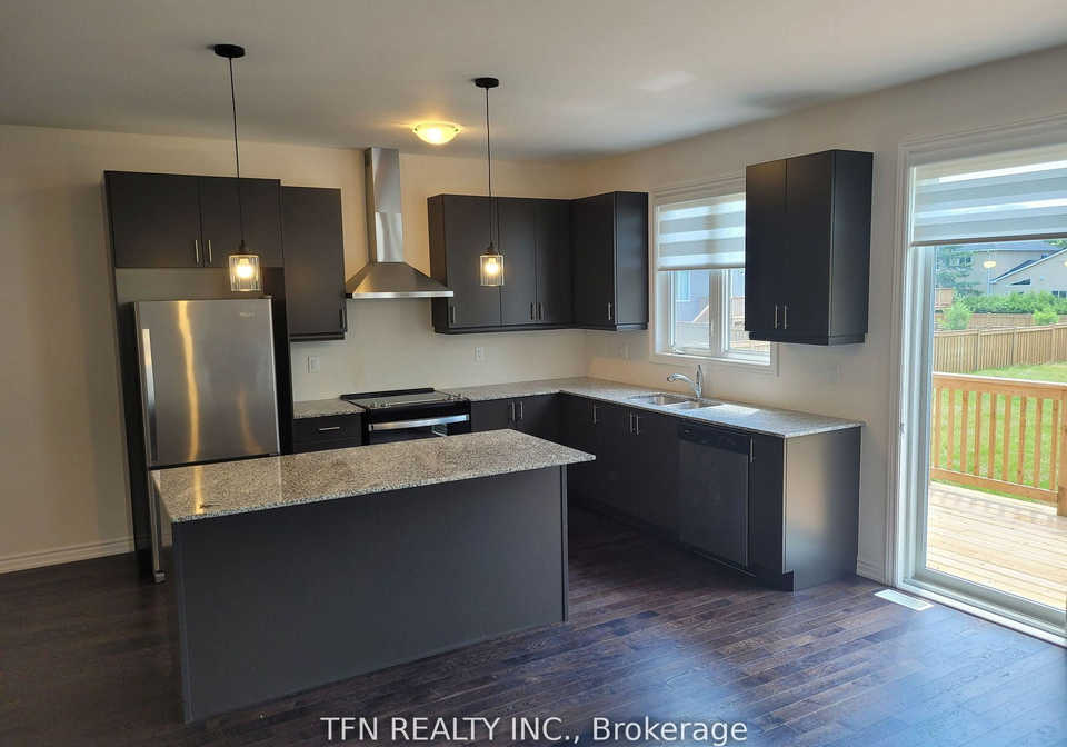 3213-mosley-street-wasaga-beach-ontario-s12731342