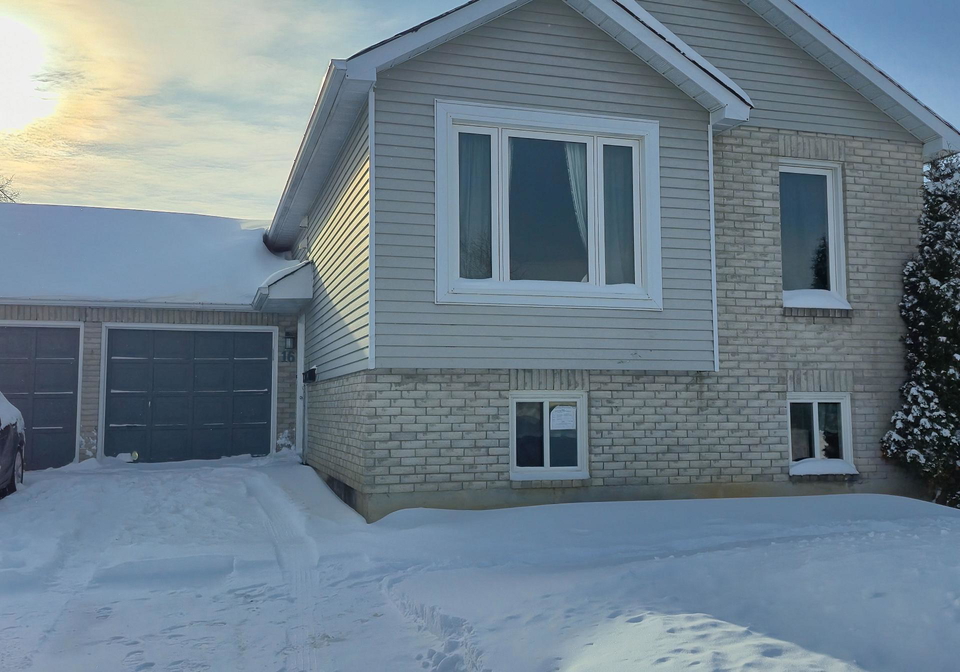 16-herrell-avenue-barrie-ontario-s12731836