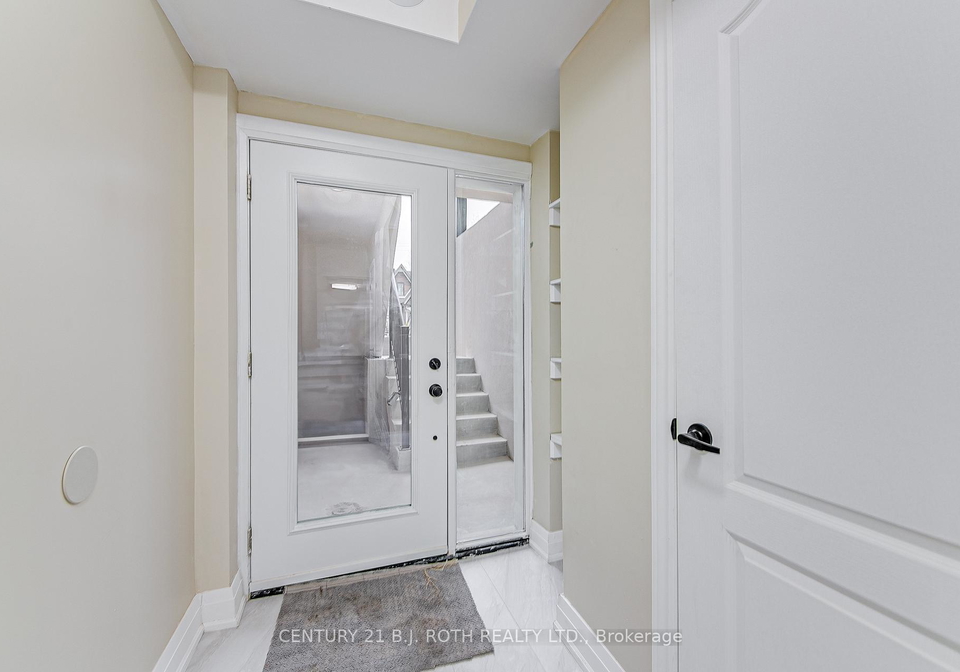 98-peel-street-barrie-ontario-s12732986