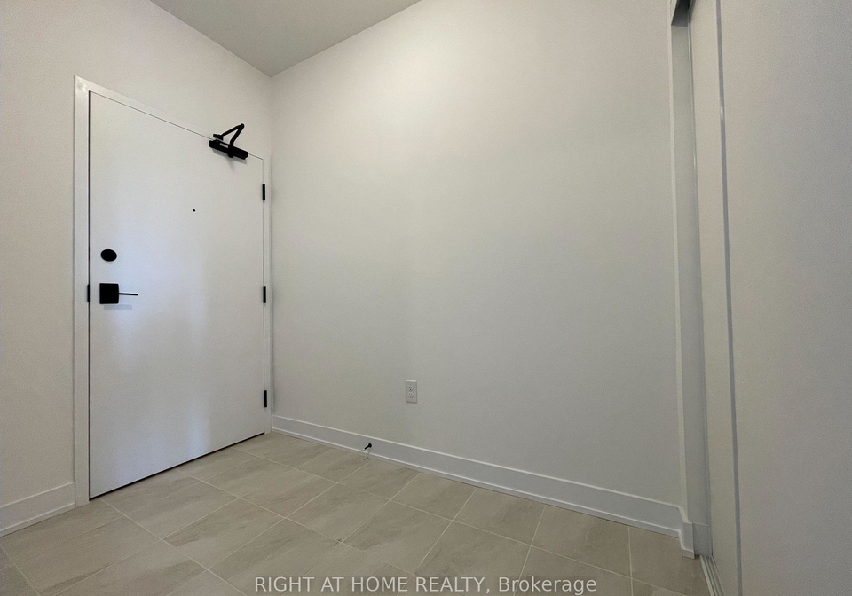 1-chef-lane-barrie-ontario-s12734404