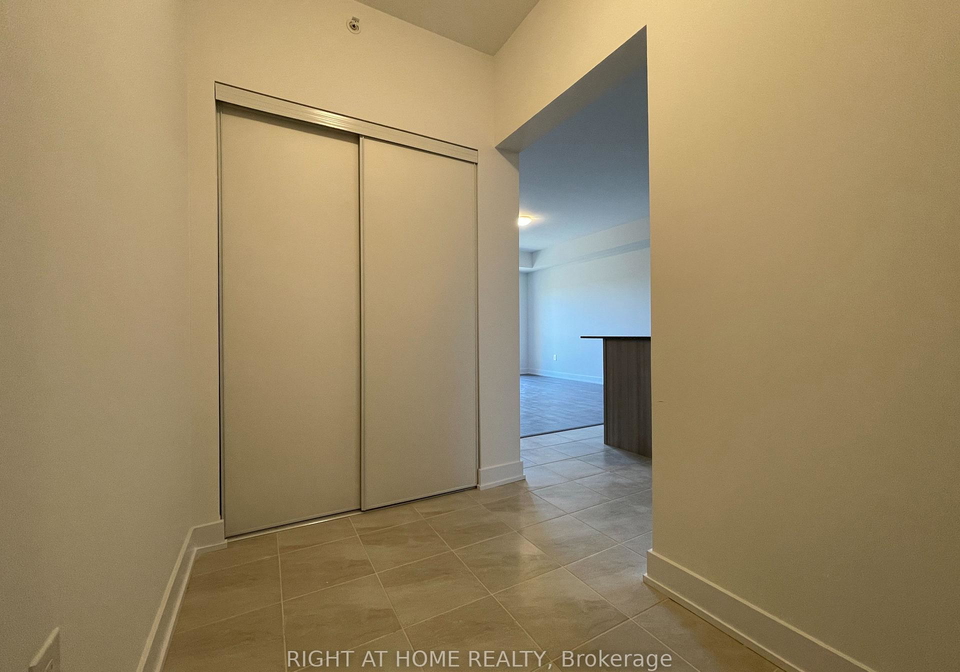 1-chef-lane-barrie-ontario-s12734404