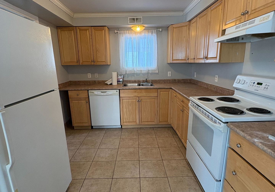 232-jane-street-clearview-ontario-s12735116