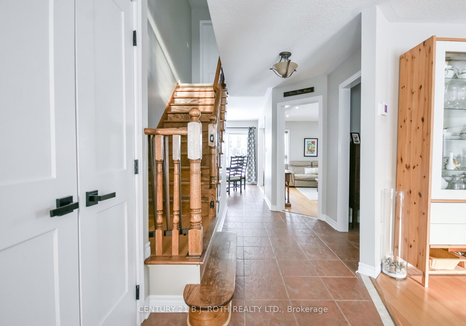 47-maple-crown-terrace-barrie-ontario-s12739012