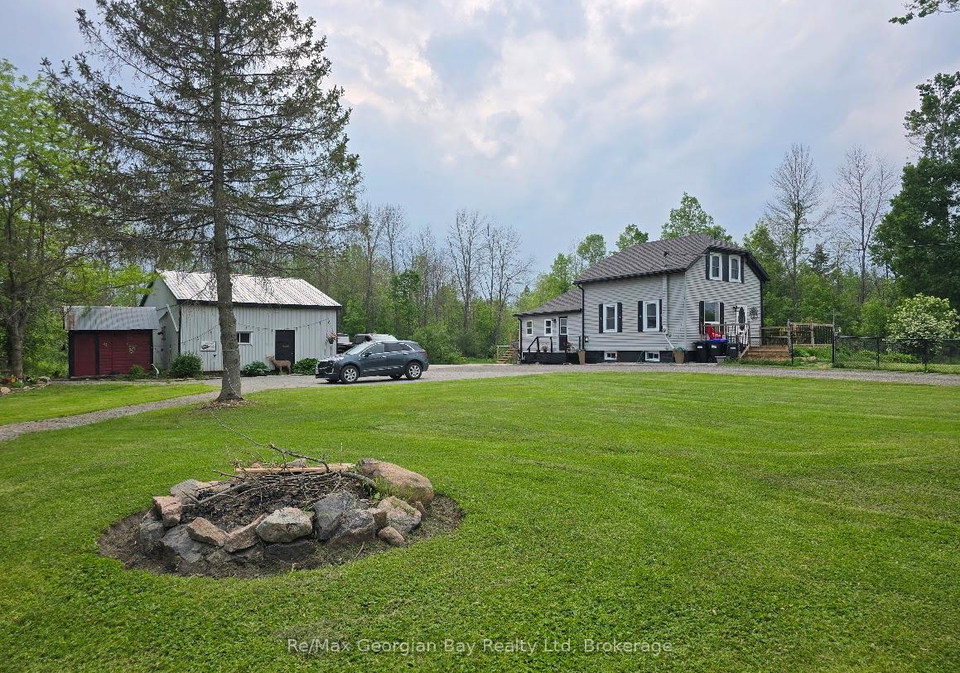 2066-irish-line-severn-ontario-s12744150