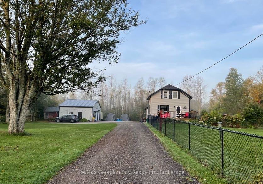 2066-irish-line-severn-ontario-s12744150