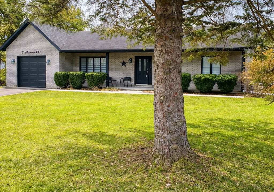 8-azores-place-wasaga-beach-ontario-s12744712