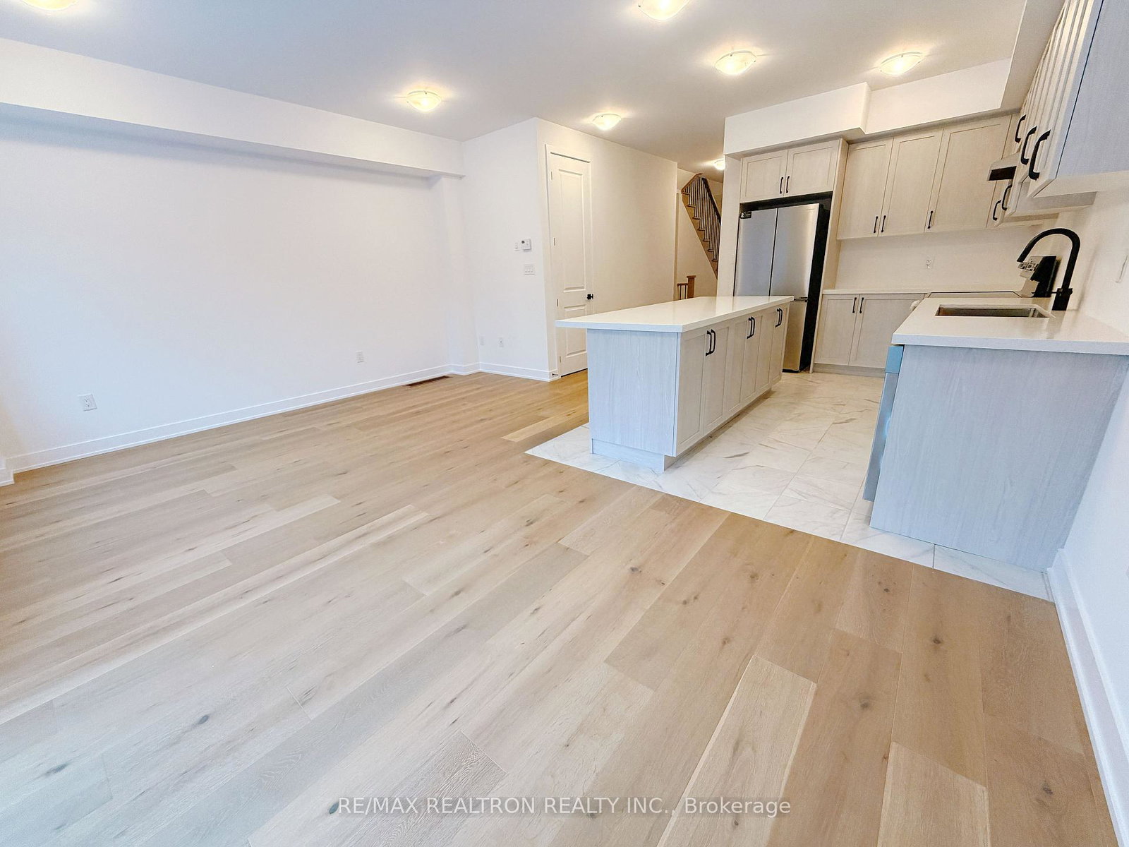 18-mcaush-street-barrie-ontario-s12748734