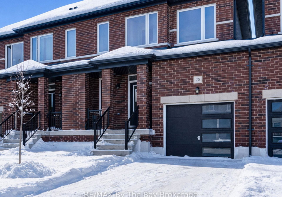 28-autumn-drive-wasaga-beach-ontario-s12751166