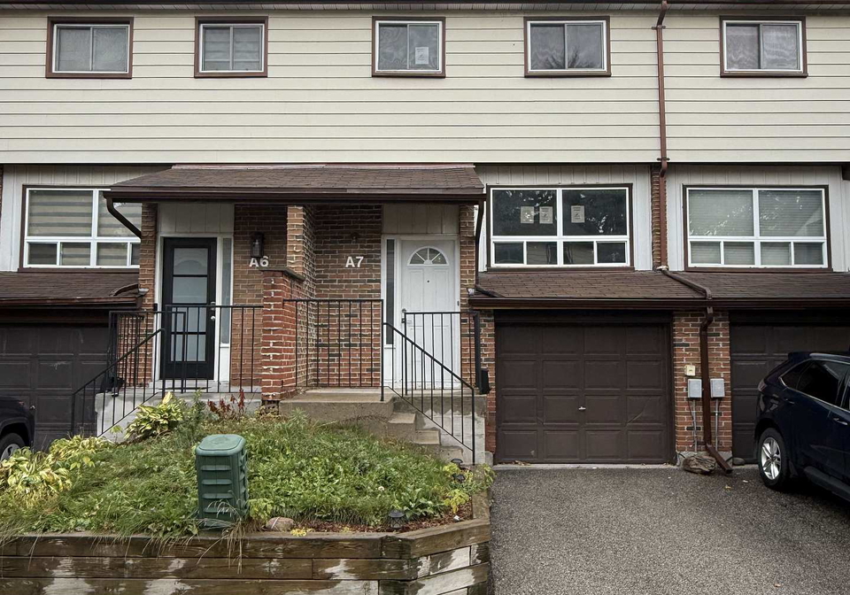 63-ferris-lane-barrie-ontario-s12751626