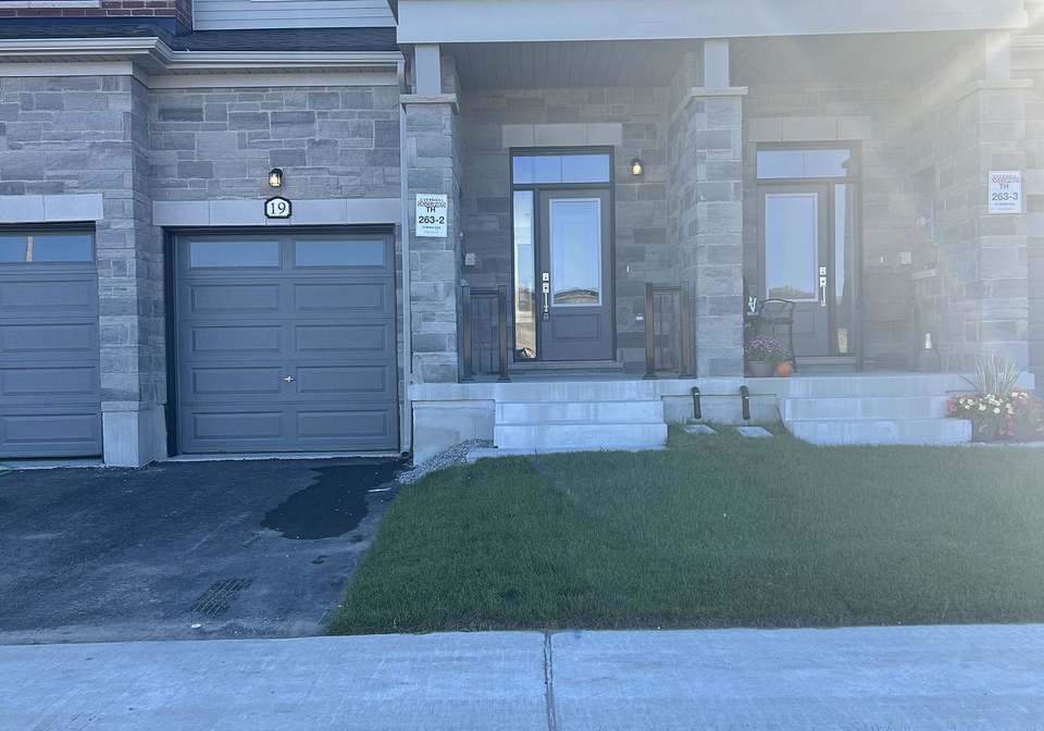 19-milady-crescent-barrie-ontario-s12751662