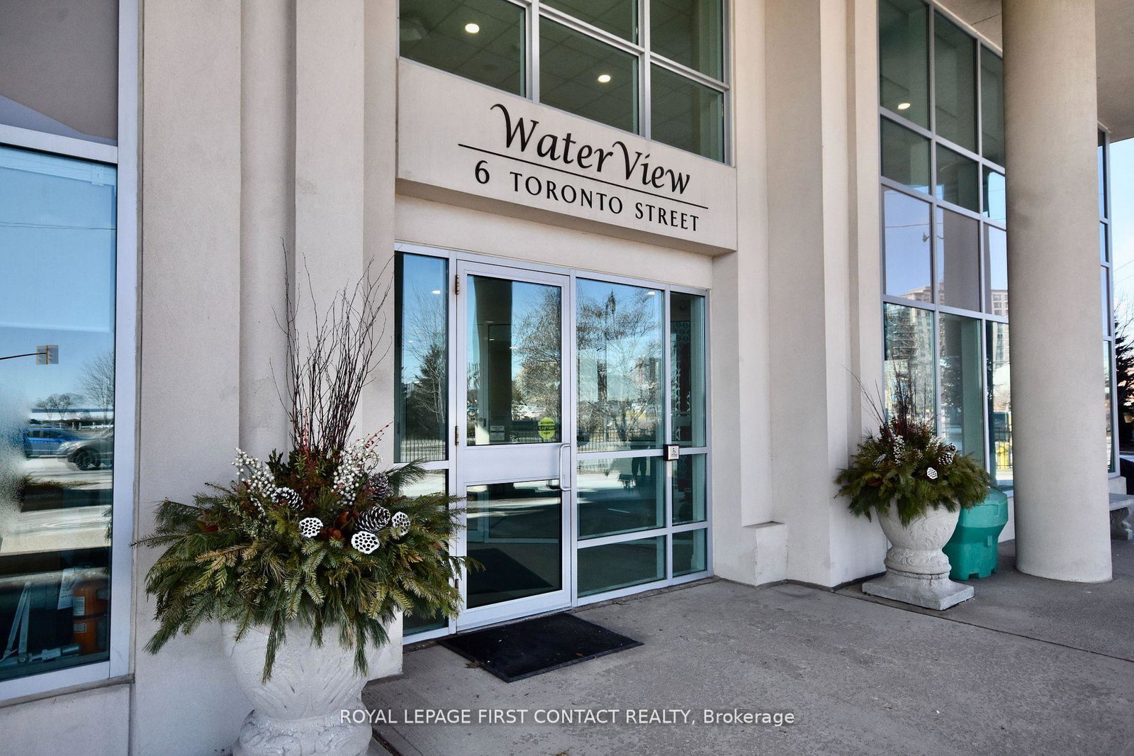 6-toronto-street-barrie-ontario-s12753782